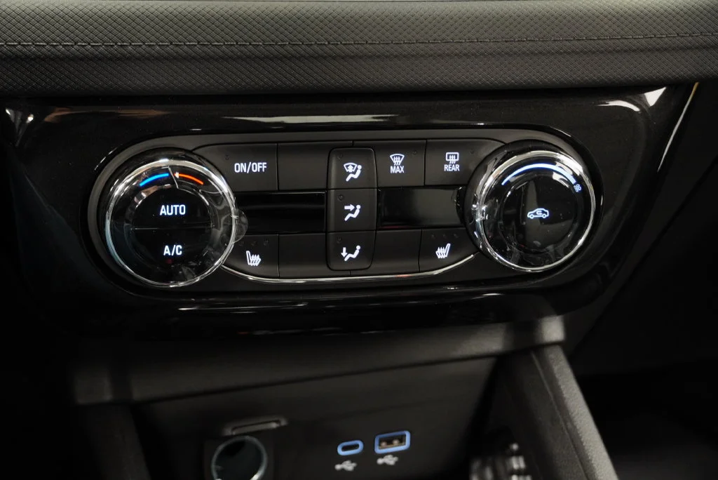 New 2026 Mosaic Black Metallic Chevrolet LT image 22