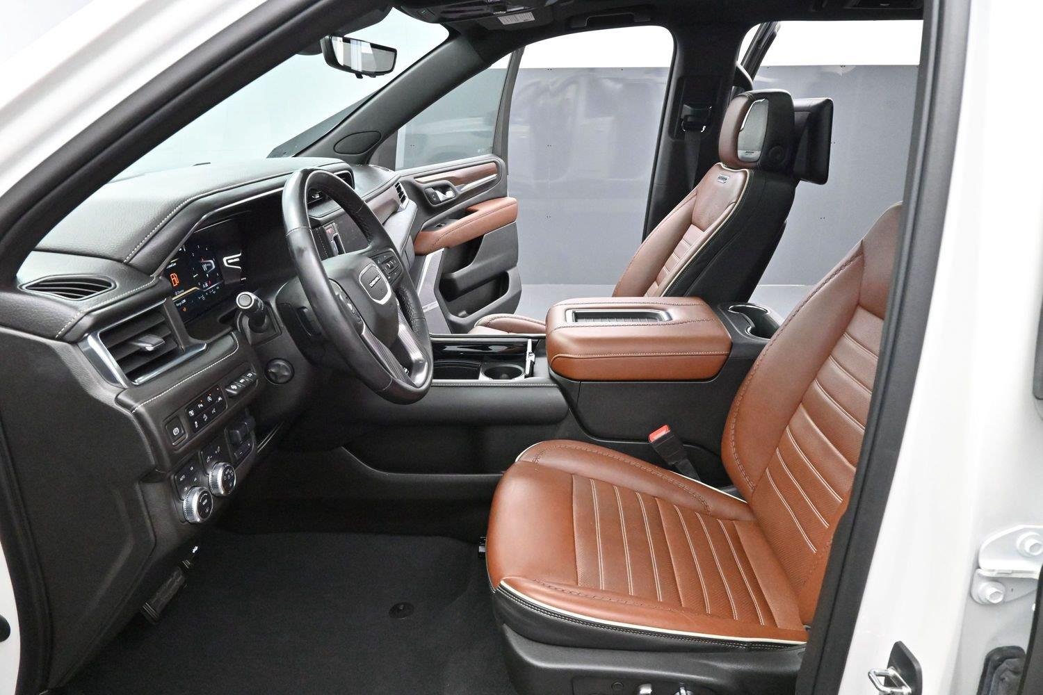 Used 2023 WHITE FROST TRICOAT GMC Denali Ultimate image 12