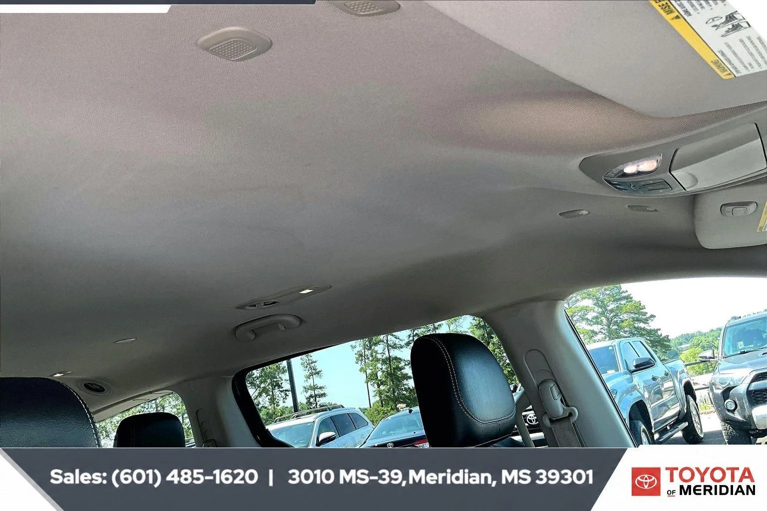 Used 2022 Ceramic Gray Clearcoat Chrysler Hybrid Touring L image 16