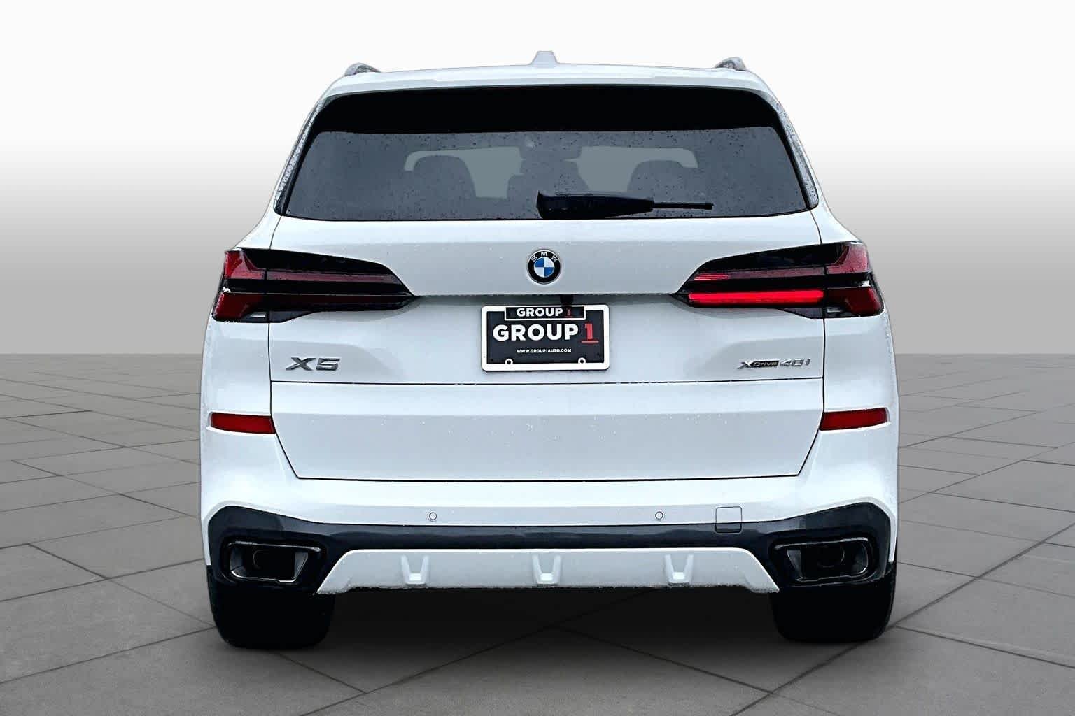 New 2026 Alpine White BMW xDrive40i image 4