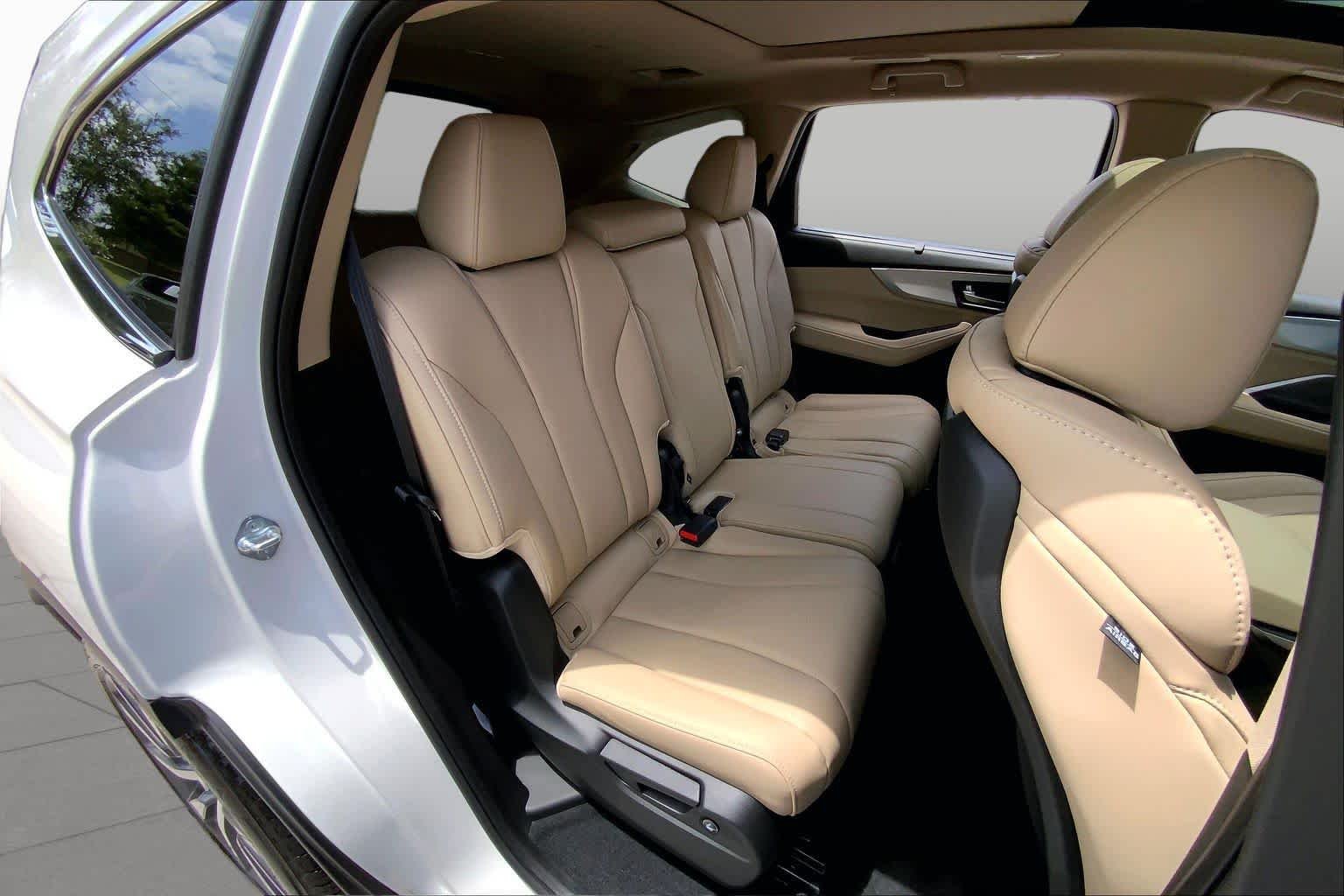 Used 2026 Platinum White Pearl Acura w/Technology Package image 21