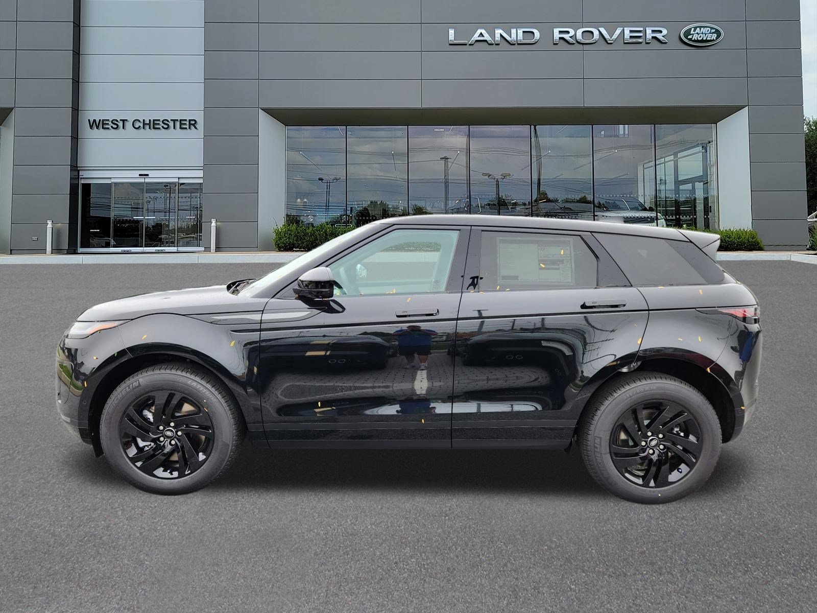 New 2026 Santorini Black LAND ROVER S image 5