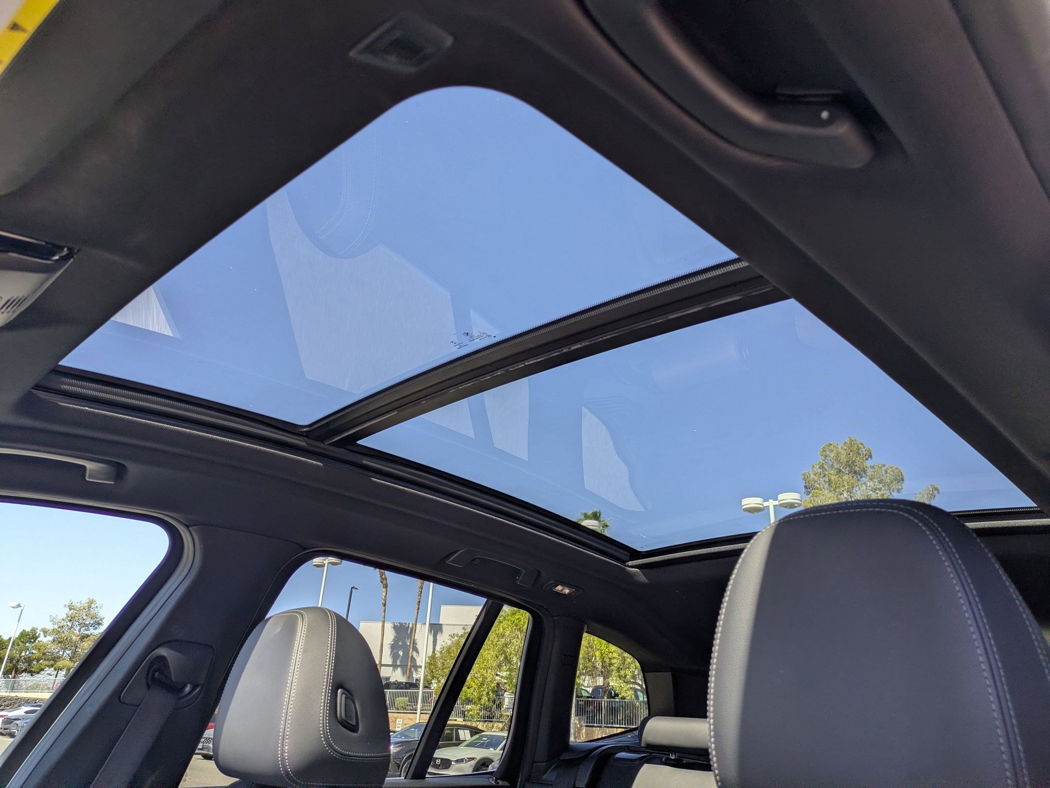 Used 2022 Jet Black BMW sDrive30i image 14