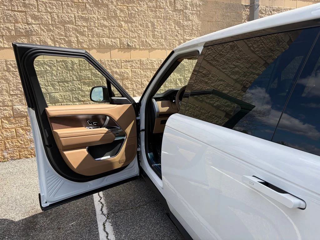New 2026 Fuji White Land Rover SE image 10