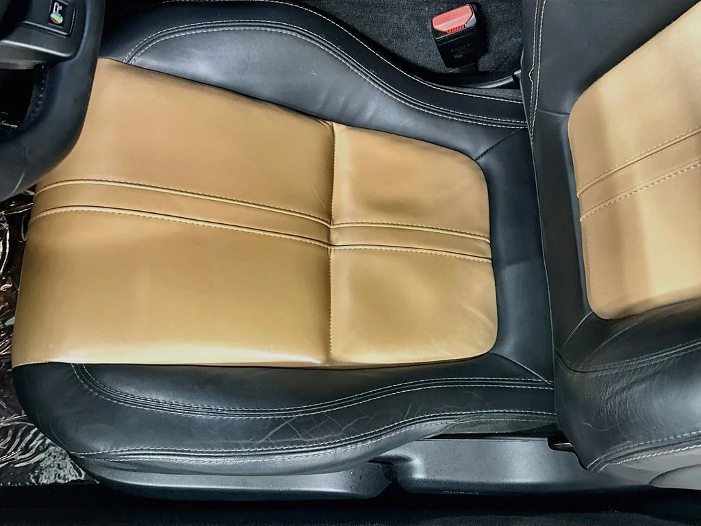 Used 2016  Jaguar R image 21