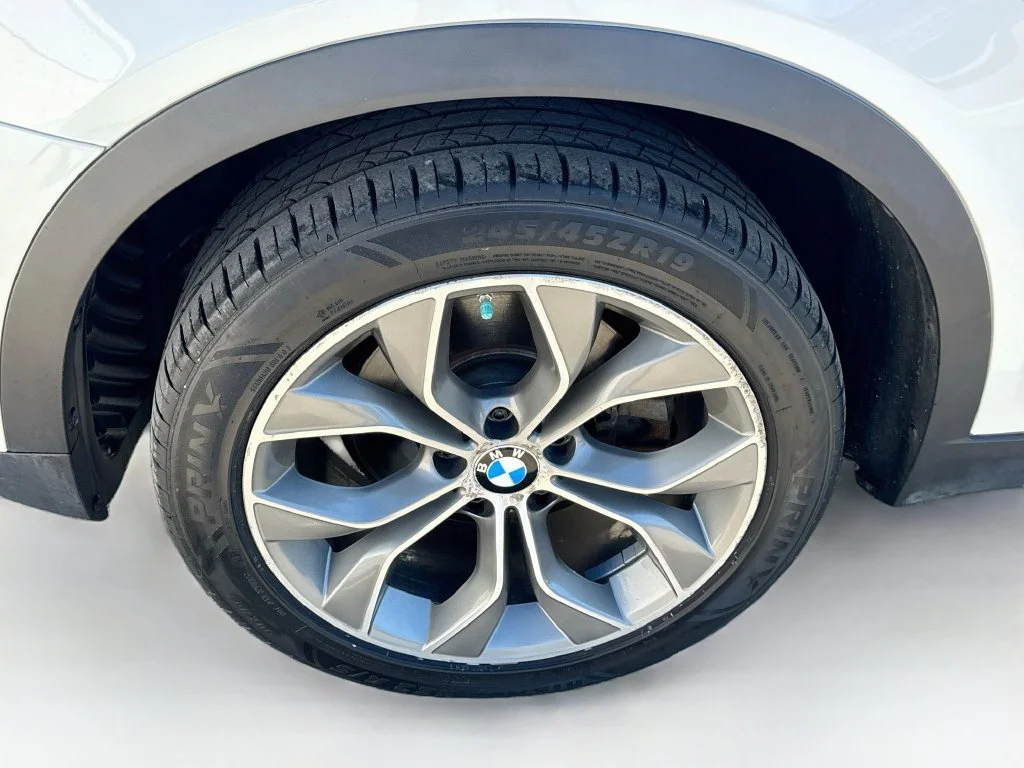 Used 2016 White BMW xDrive28i image 41