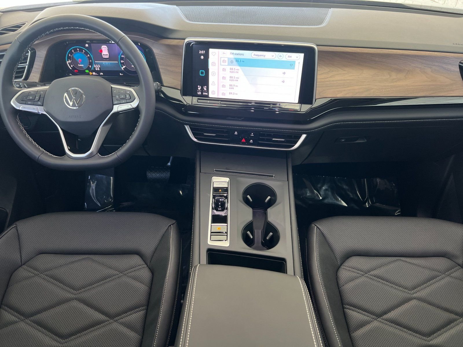 New 2026 Opal White Pearl Volkswagen SE image 12