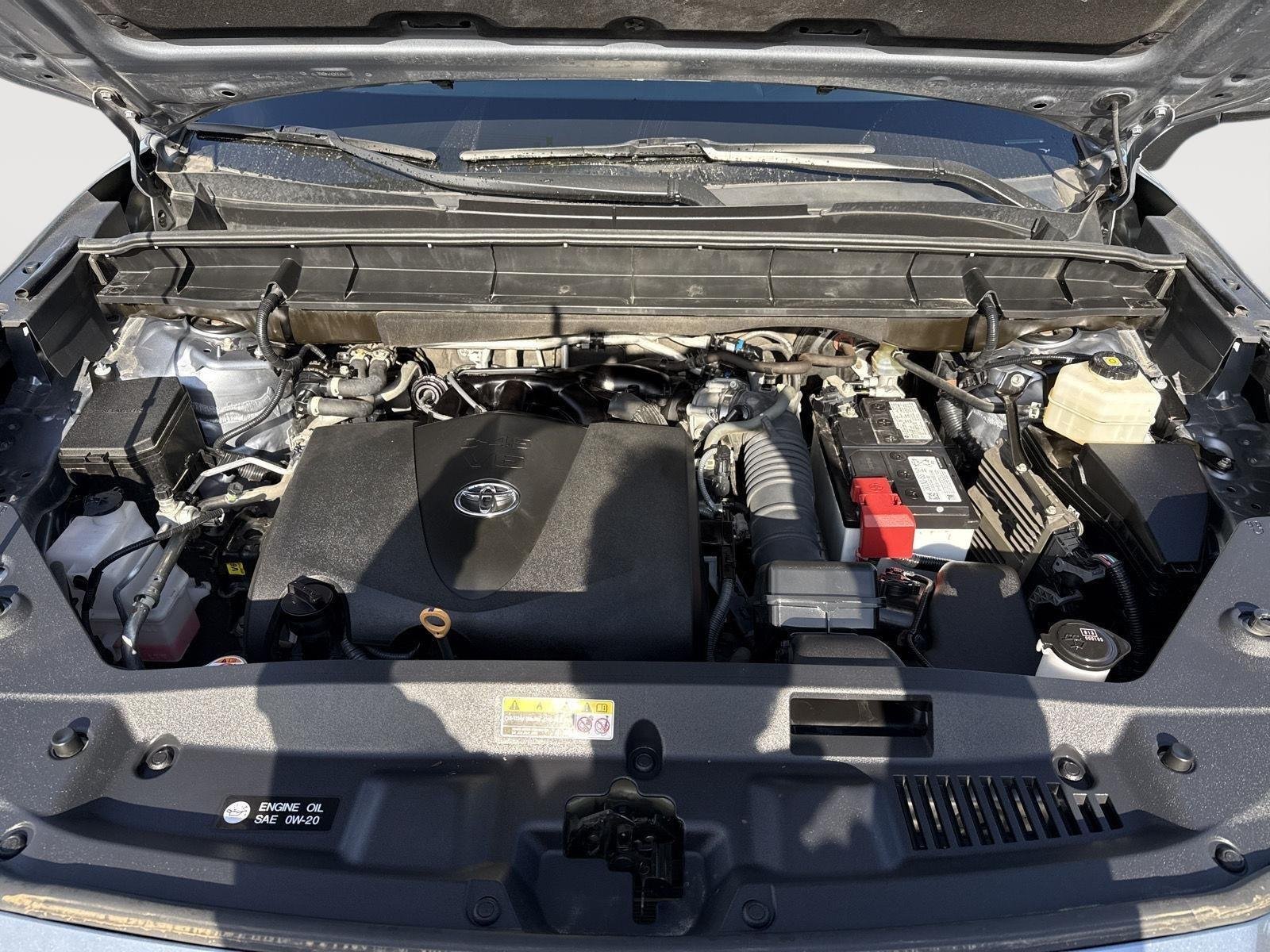 Used 2022 Moon Dust Toyota XLE image 10