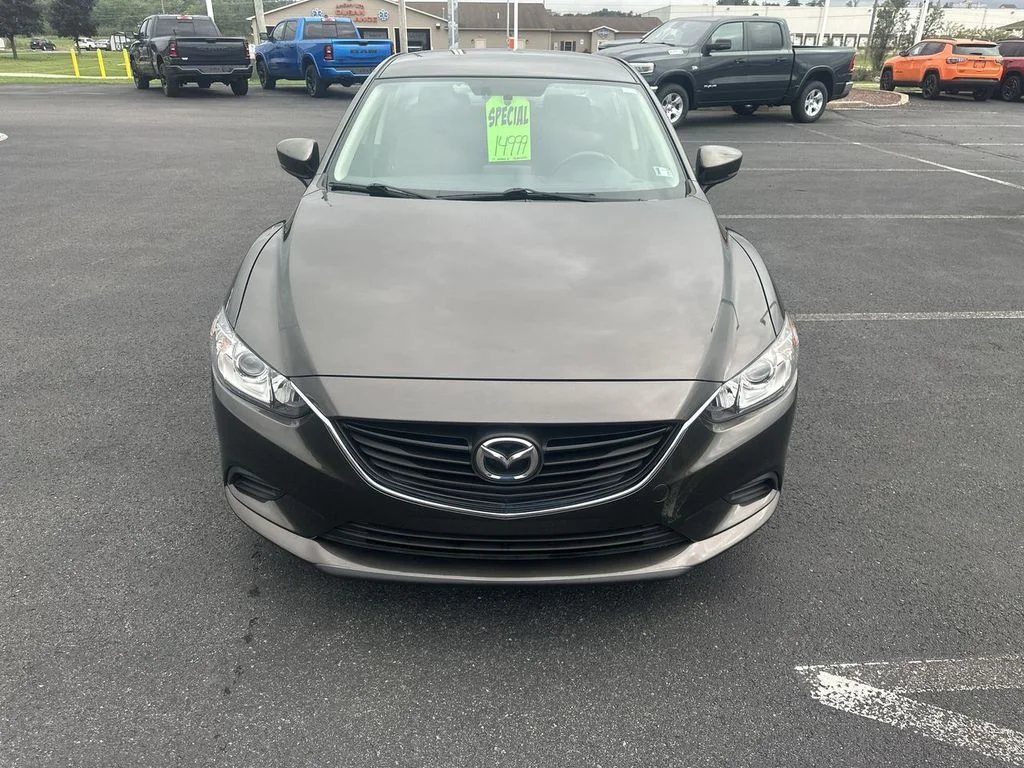 Used 2017 Silver Mazda Sport image 3