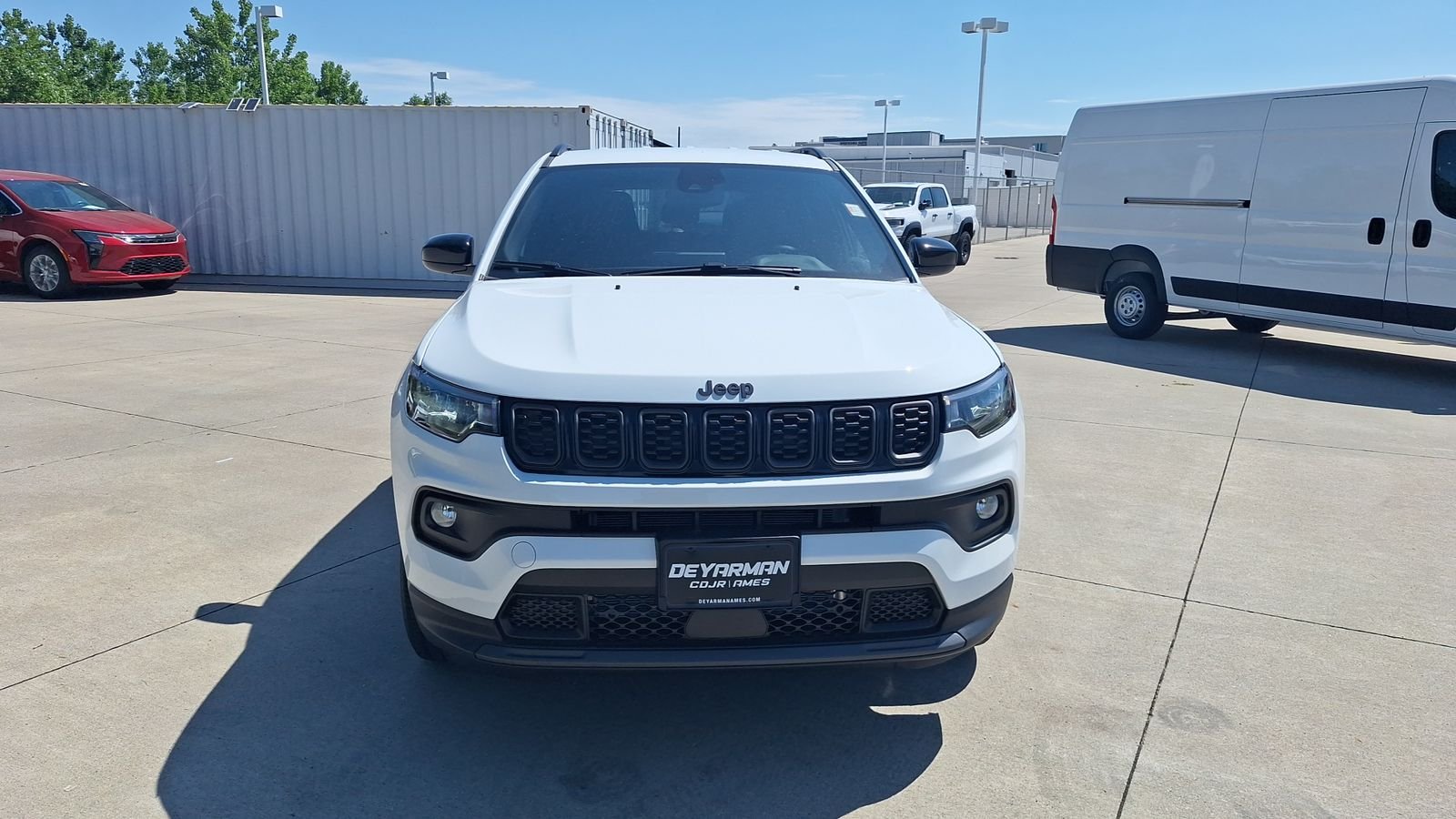 New 2026 Bright White Clear-Coat Exterior Paint Jeep Latitude image 8