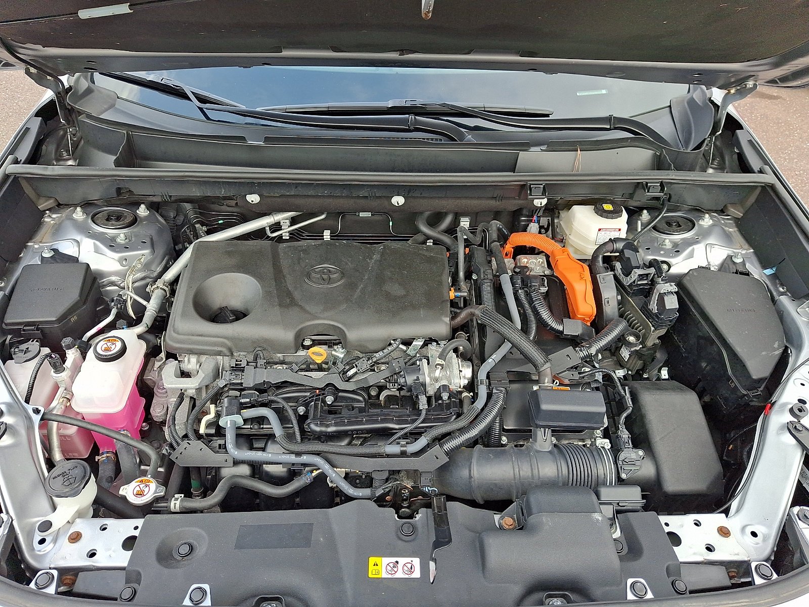 Used 2025 Silver Sky Metallic Toyota Hybrid XLE image 26