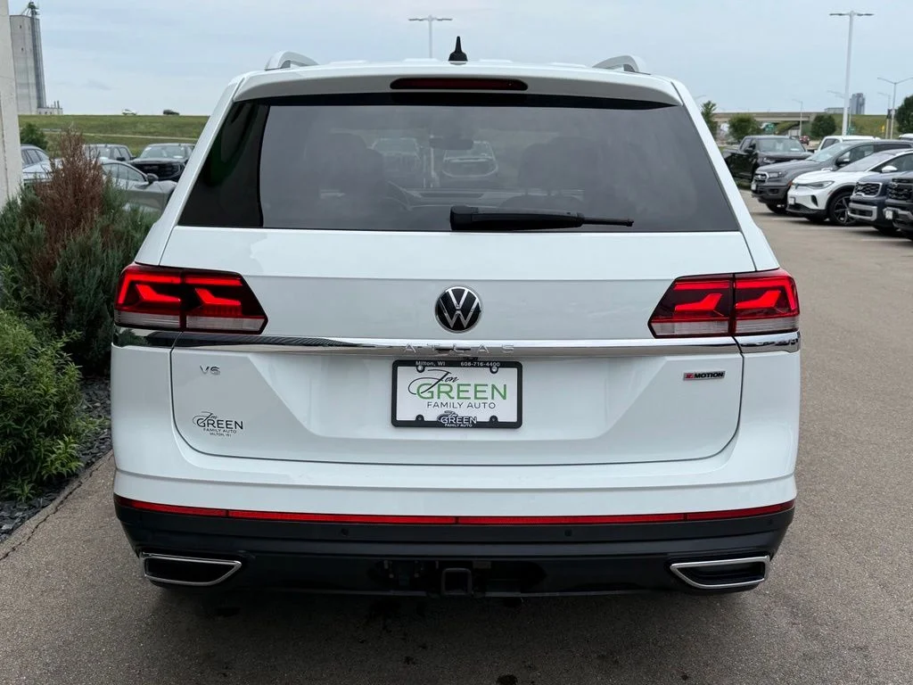 Used 2022 White Volkswagen SEL image 10