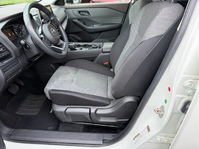 Used 2021 White Nissan S image 7