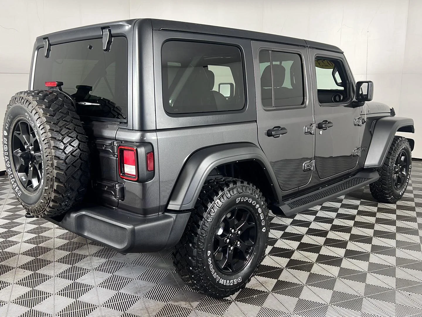 Used 2023 Granite Crystal Metallic Clearcoat Jeep Willys image 9