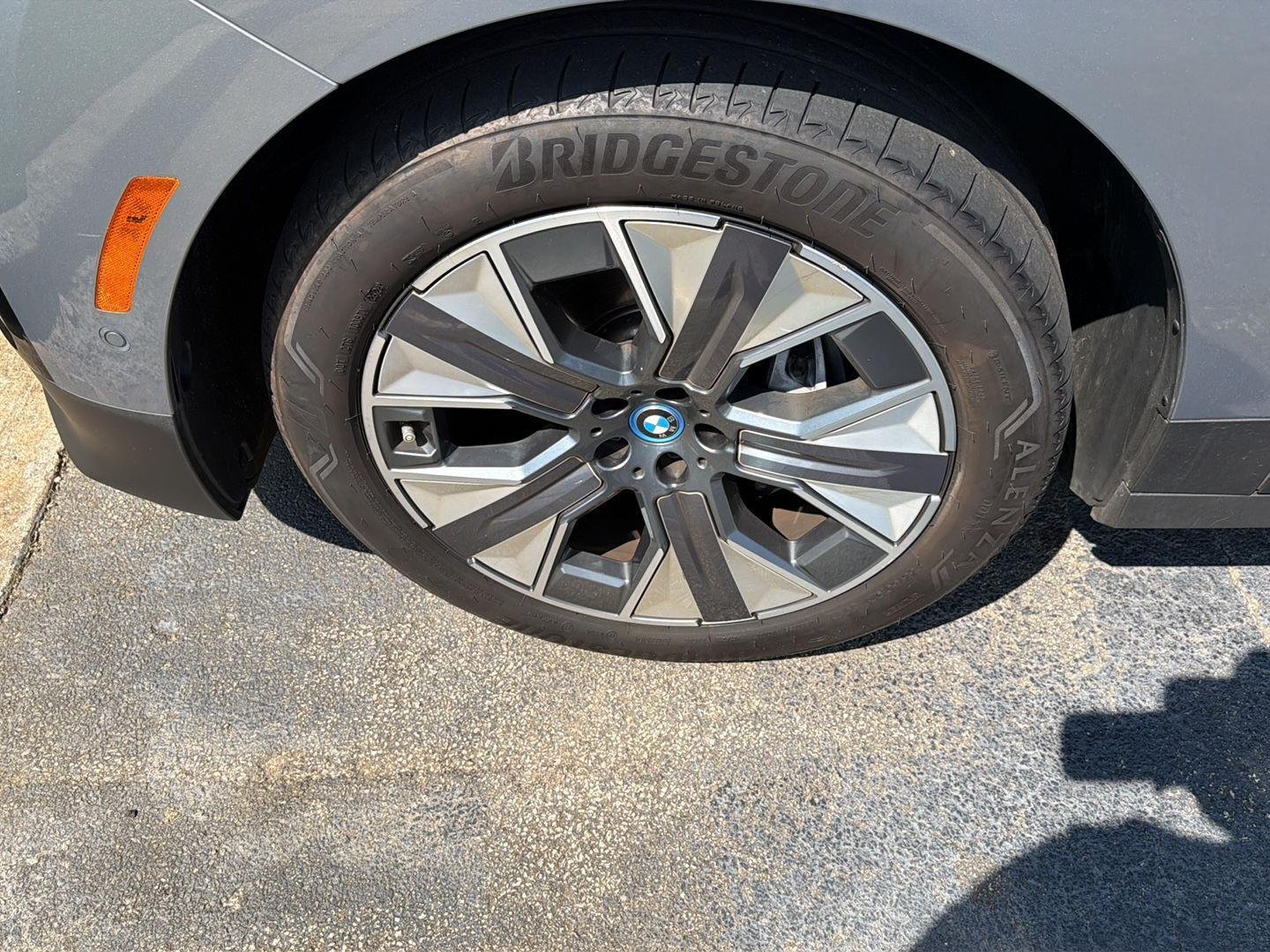 Used 2024 Oxide Grey Metallic BMW xDrive50 image 7