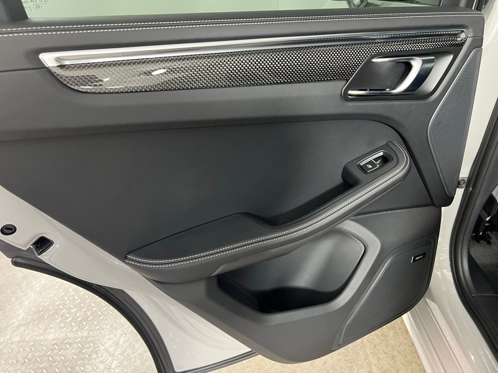 2026 Porsche Macan S - Photo 26