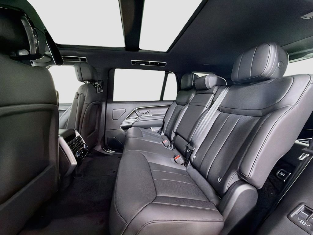 New 2026 Fuji White Land Rover SE 7 Seats image 26