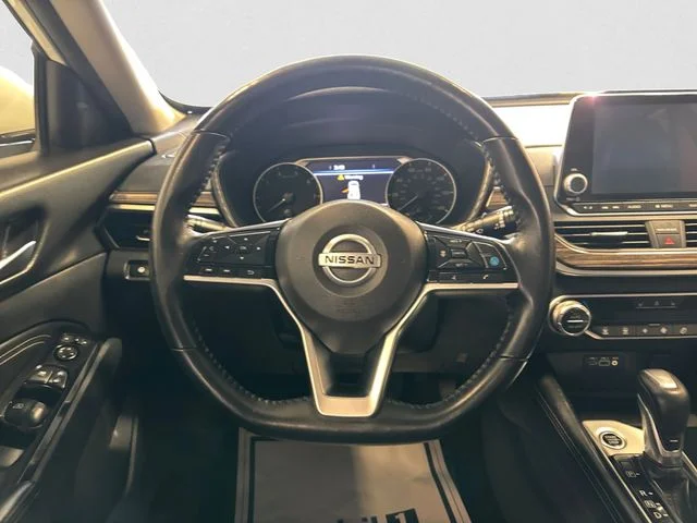 Used 2020 White Nissan 2.5 SL image 12