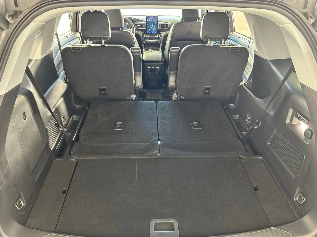 Used 2023 Silver Ford Limited image 34