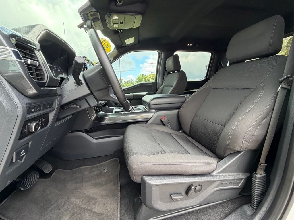 Used 2023 White Ford XLT image 19