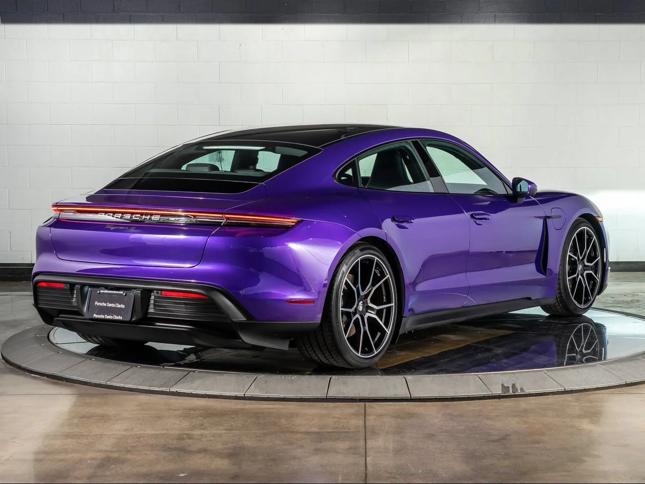 2025 Porsche Taycan Base - Photo 9
