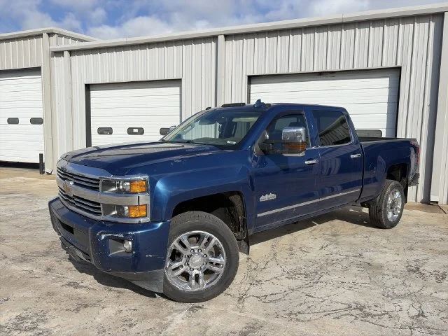 Used 2015 Blue Chevrolet High Country image 2