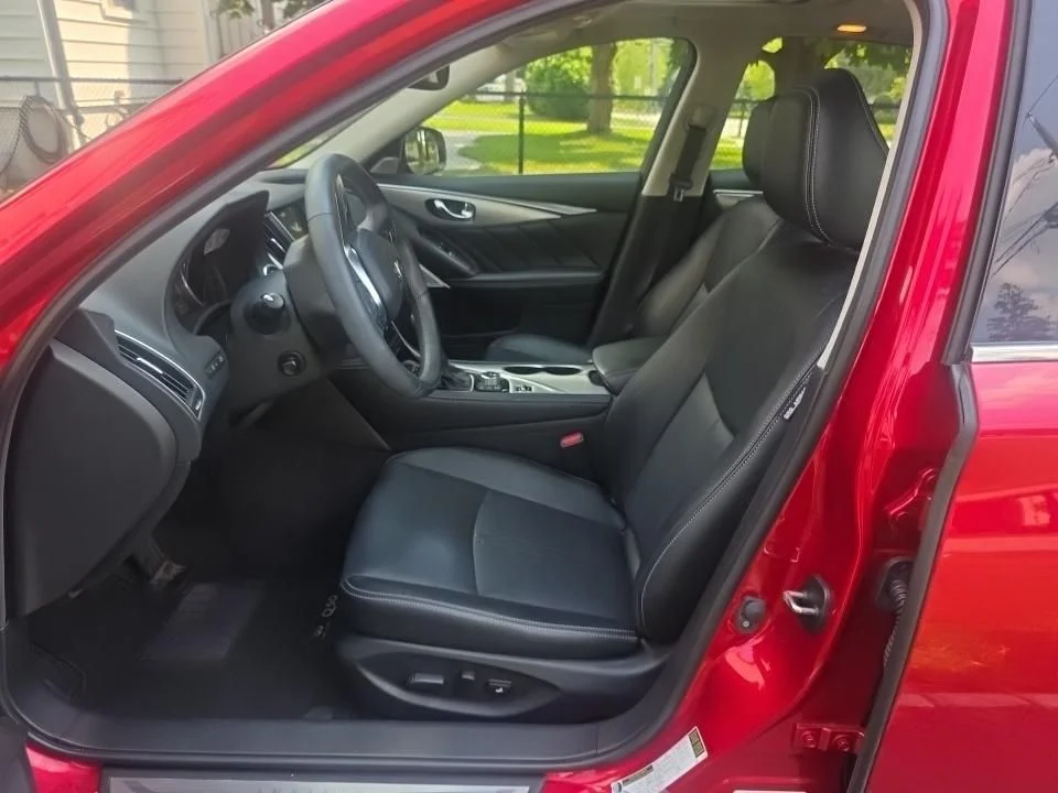 Certified Used 2023 Red INFINITI LUXE image 9