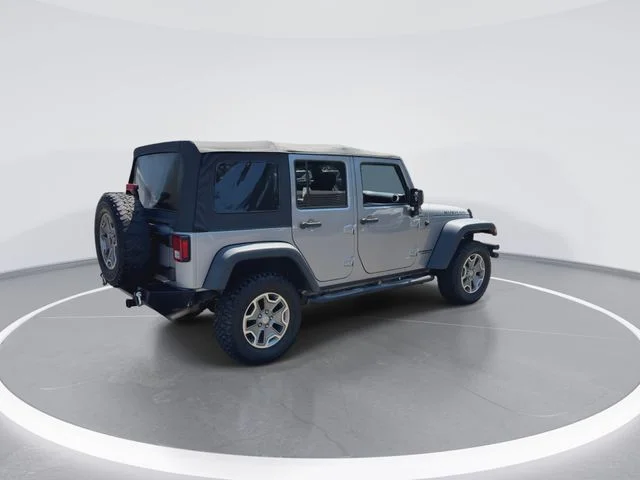 Used 2015 Silver Jeep Unlimited Rubicon image 8