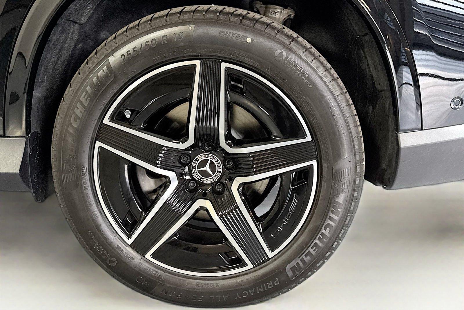 New 2026 Black Mercedes-Benz GLC 300 image 28
