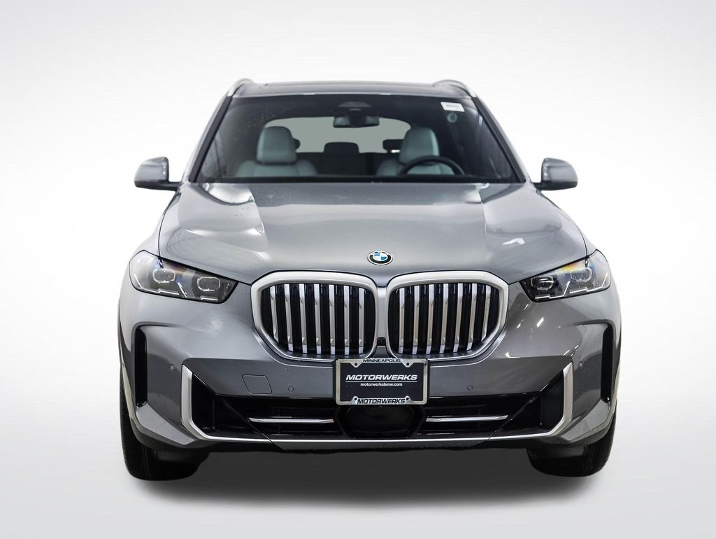 Used 2026 Gray Metallic BMW xDrive40i image 8