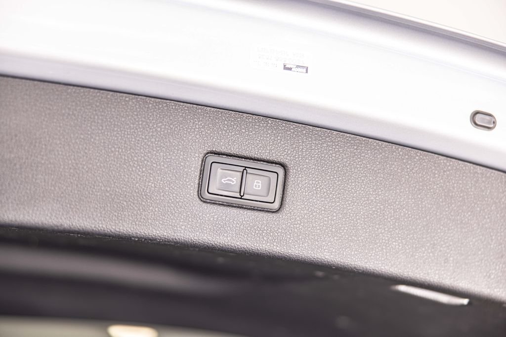 Used 2018  Audi 3.0T Prestige image 18
