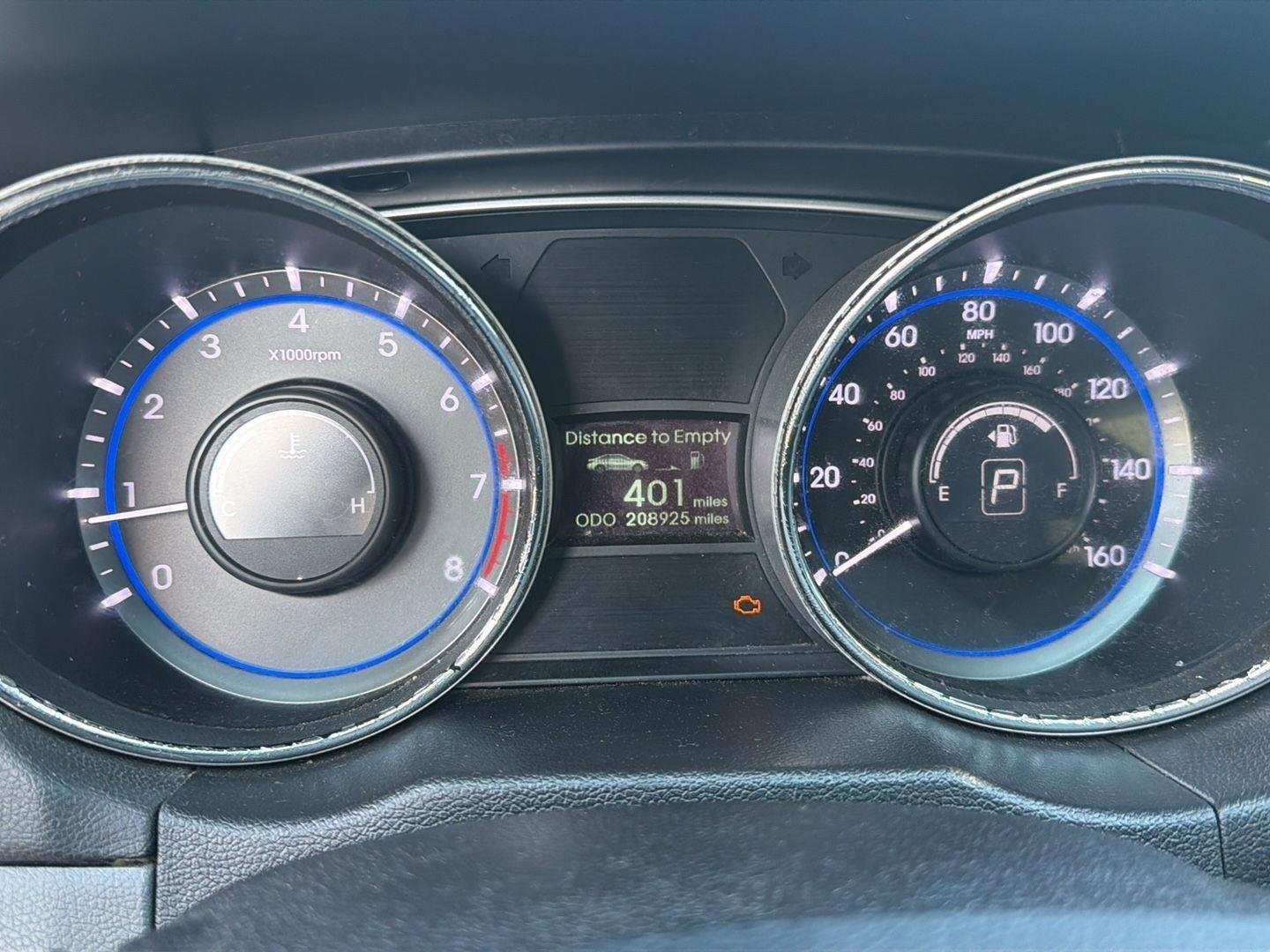 Used 2014 Pearl White Hyundai GLS image 7