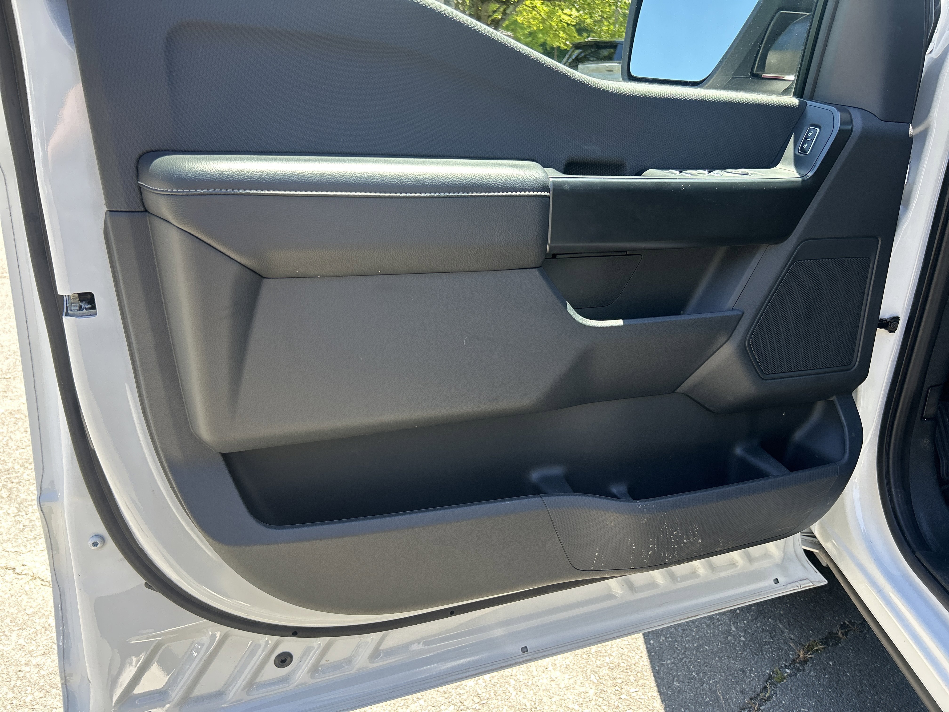 Used 2024 Oxford White Ford STX image 9