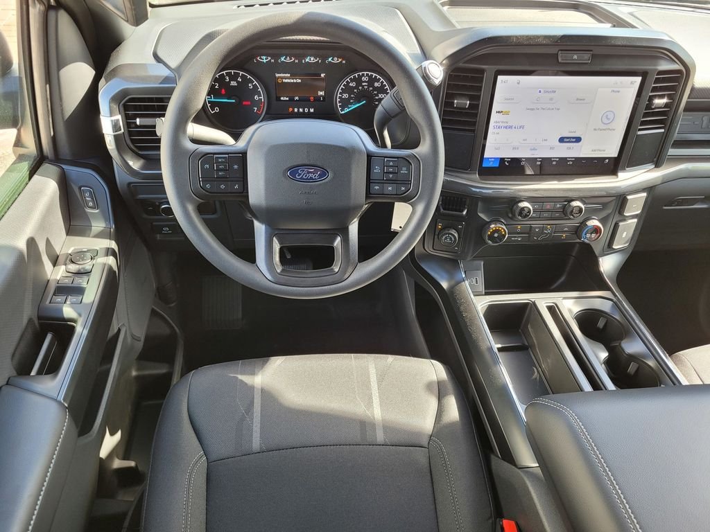 New 2026 Oxford White Ford XLT image 7