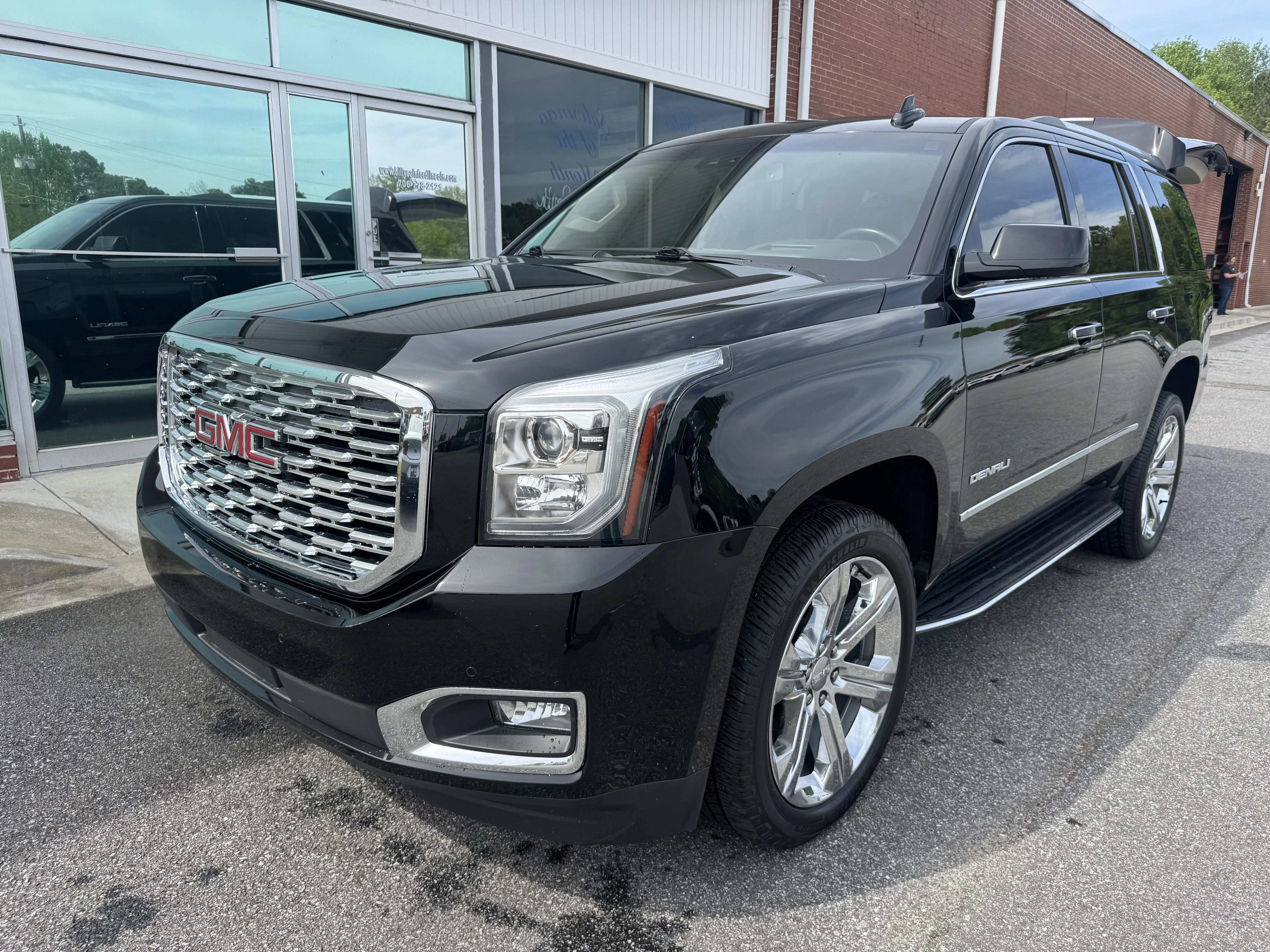 Used 2020 Onyx Black GMC Denali image 5
