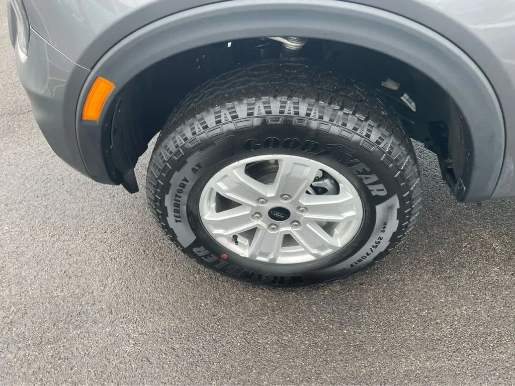 Used 2025 Gray Ford XL image 9