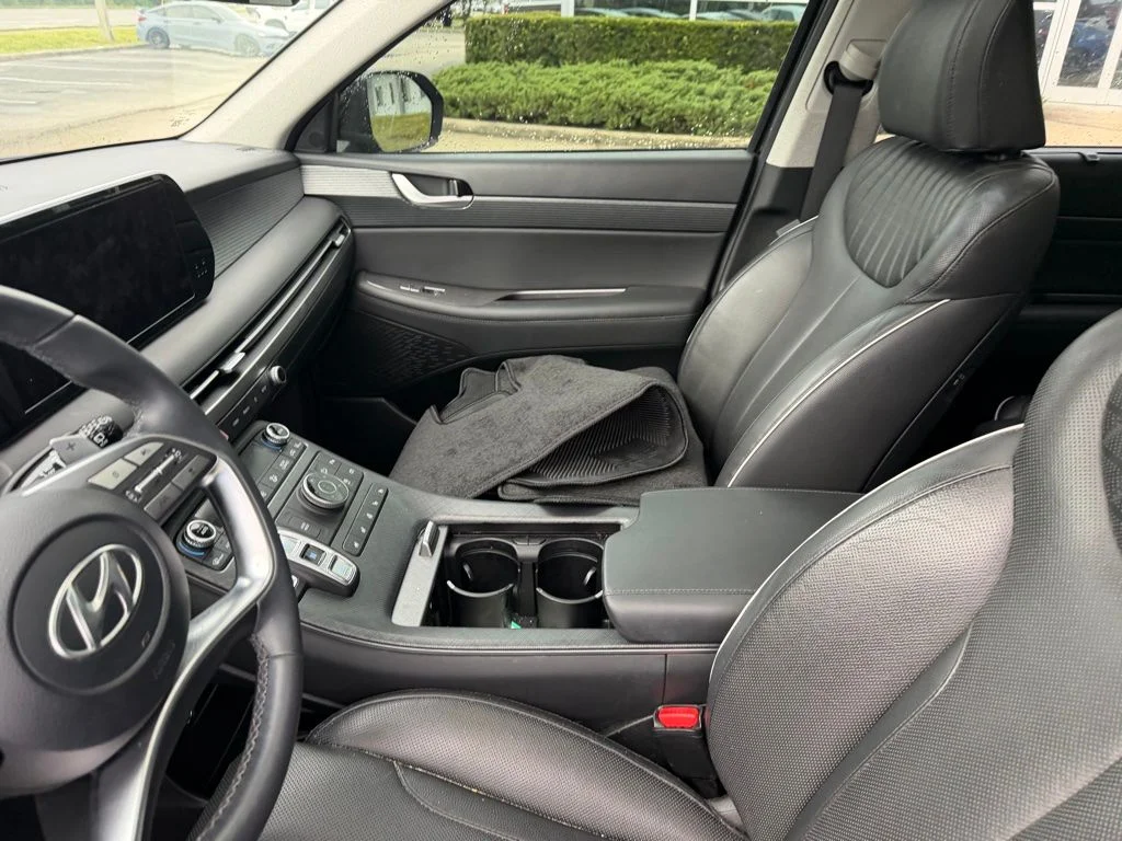 Used 2023 Black Hyundai Limited image 13