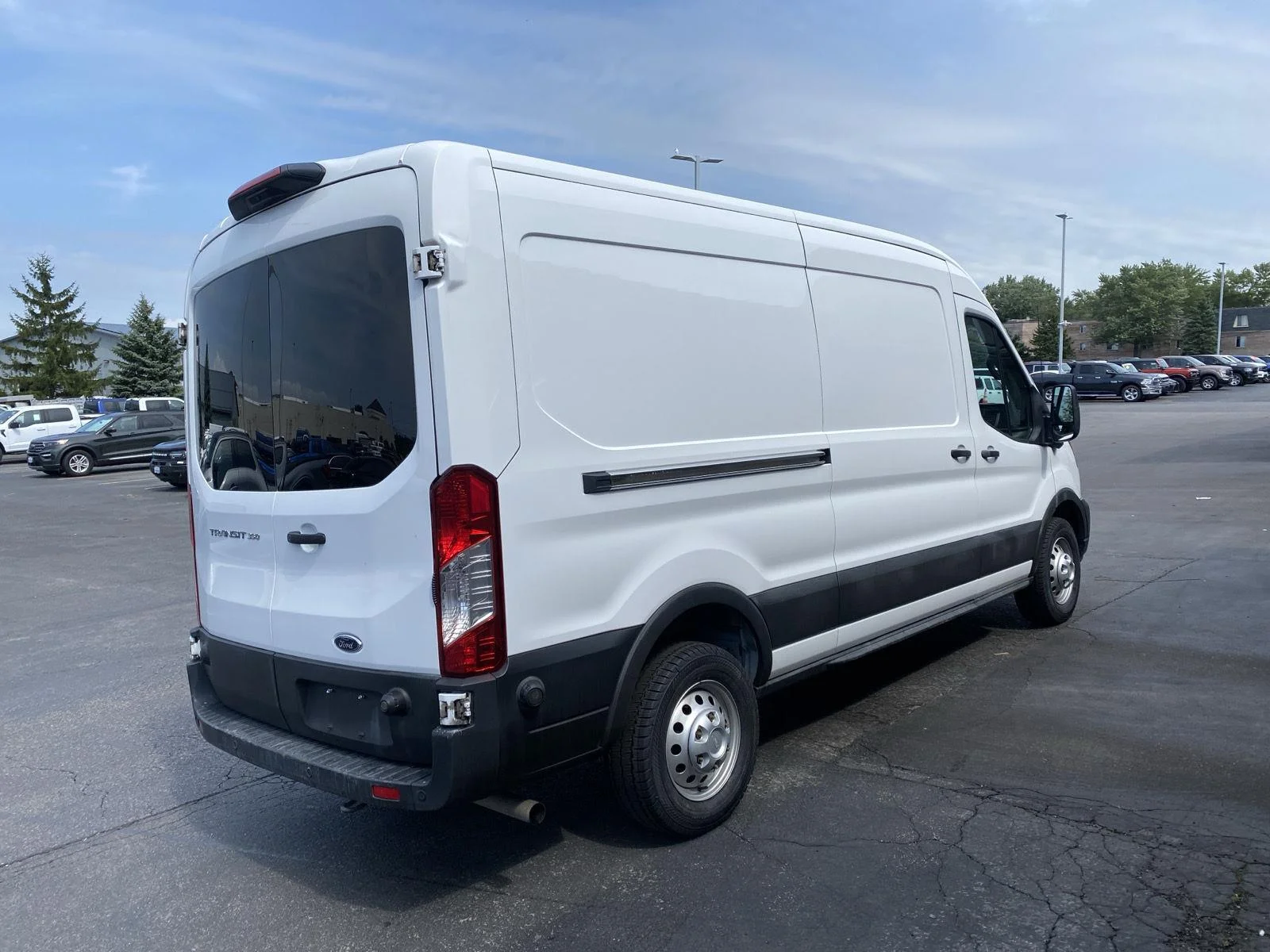 Used 2024  Ford T350 image 7
