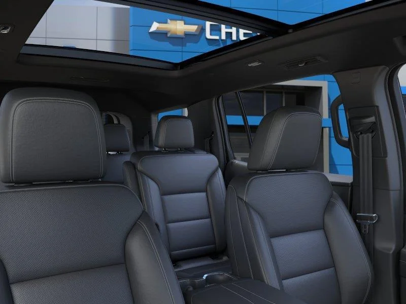 New 2027 Polar White Tricoat Chevrolet LT image 24
