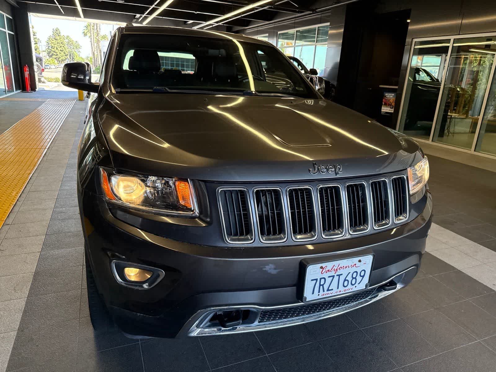 Used 2016 Granite Crystal Metallic Clearcoat Jeep Limited image 5