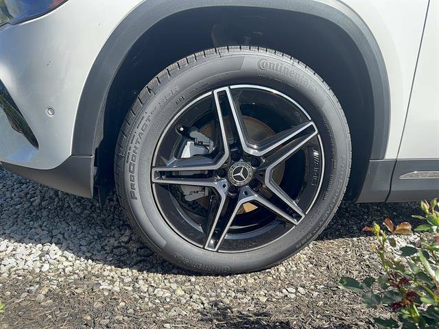 New 2026 Polar White Mercedes-Benz GLA 250 4MATIC® image 23
