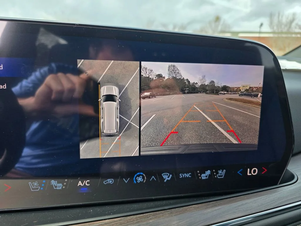2026 Chevrolet Suburban Premier - Photo 17