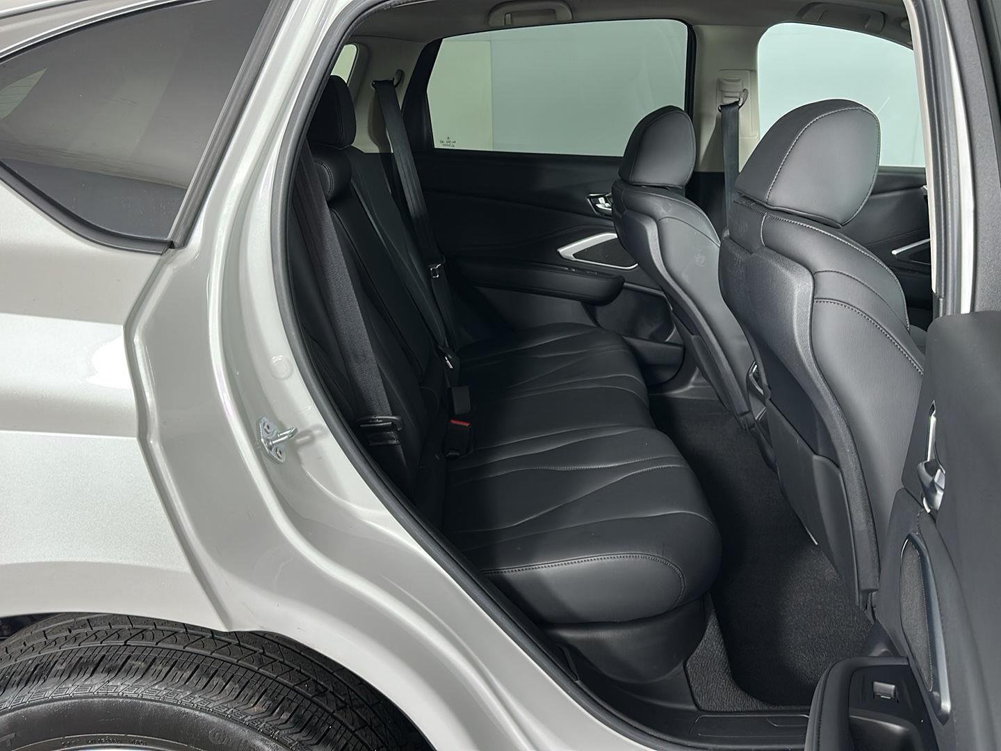Used 2024 Platinum White Pearl Acura SH-AWD image 29