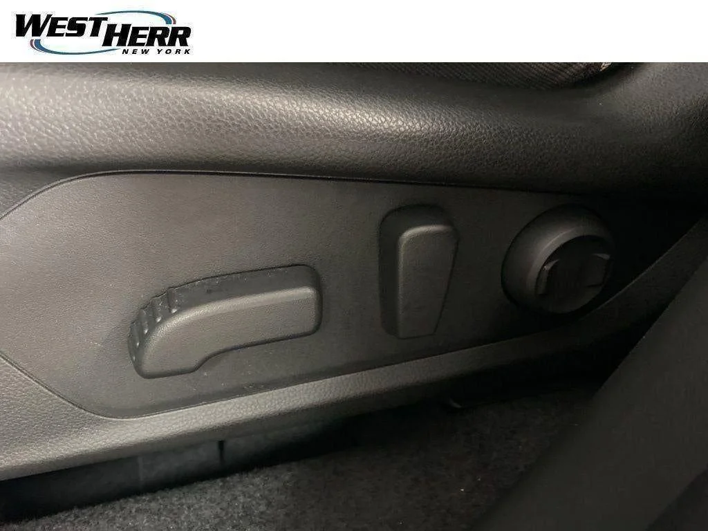 Used 2025 Magnetite Gray Metallic Subaru Premium image 14