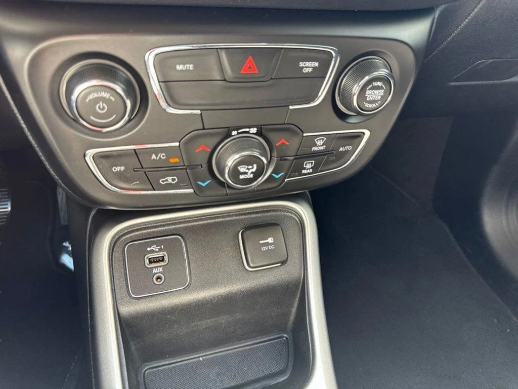 Used 2021 White Clearcoat Jeep Sport image 13