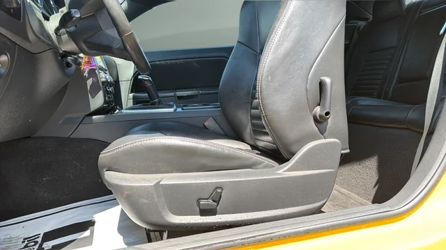 Used 2010 Yellow Dodge R/T image 16