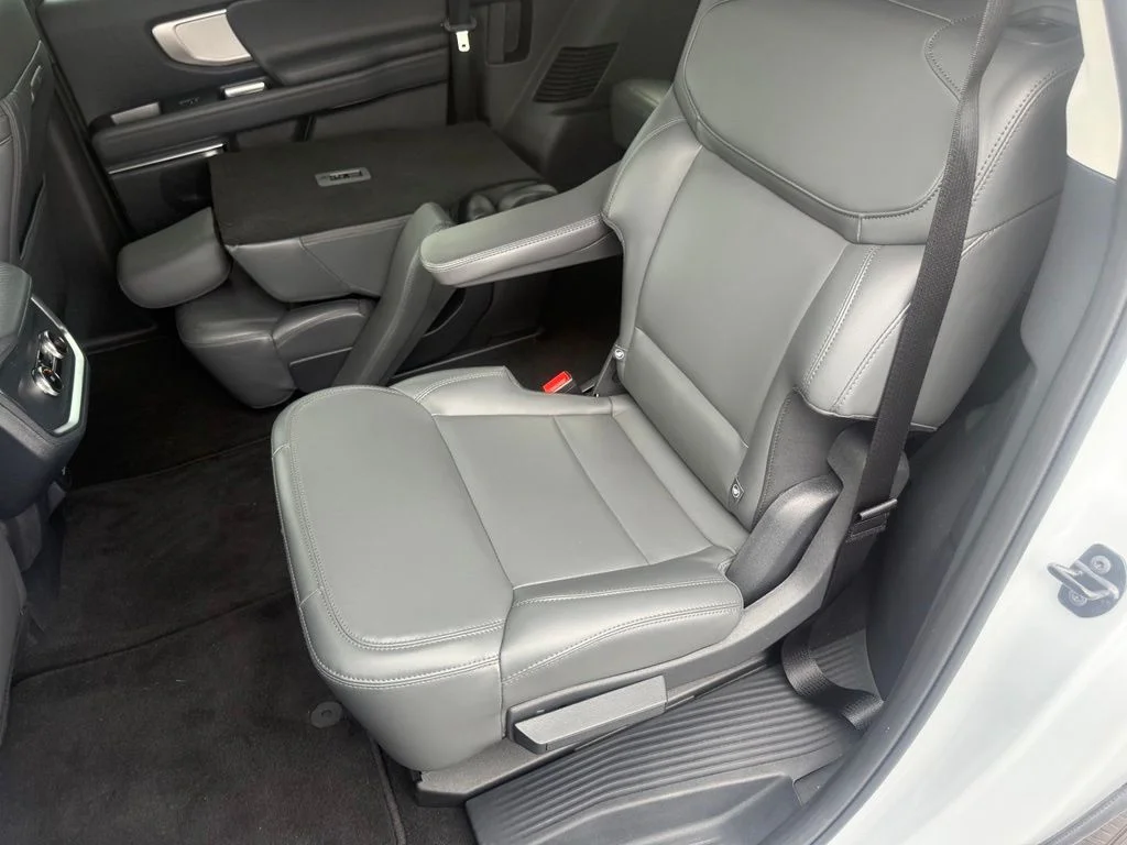 New 2026 Space Silver Metallic Ford MAX Active image 34