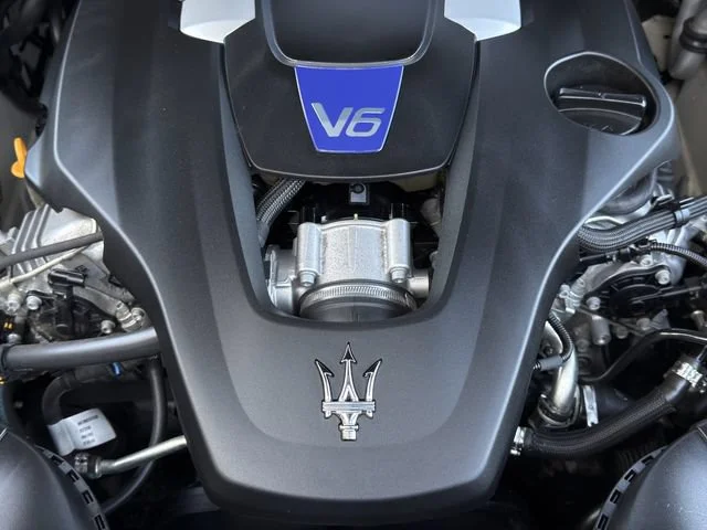 Used 2019 White Maserati S GranLusso image 36