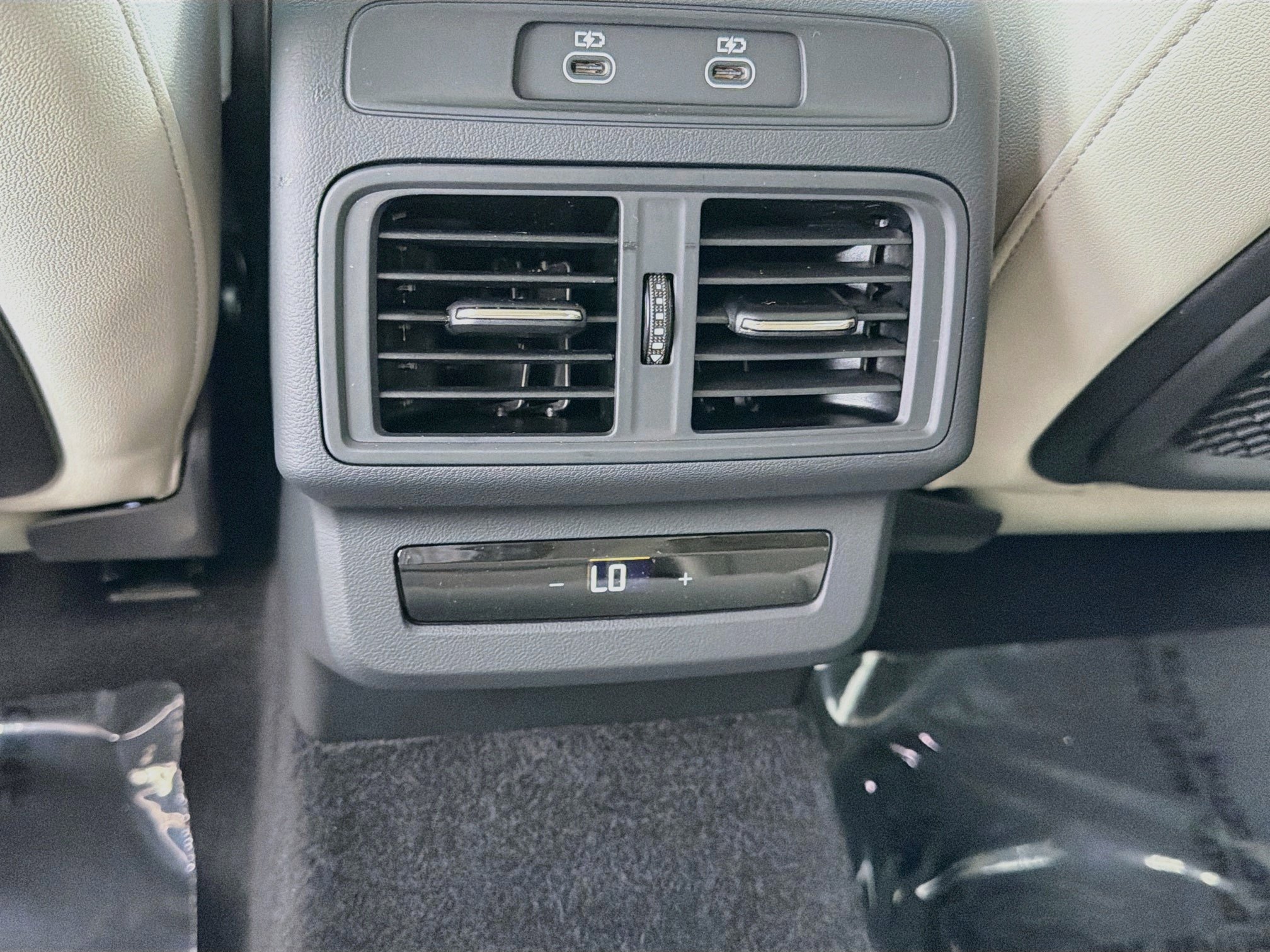 New 2026 Glacier White Metallic Audi Premium Plus image 18