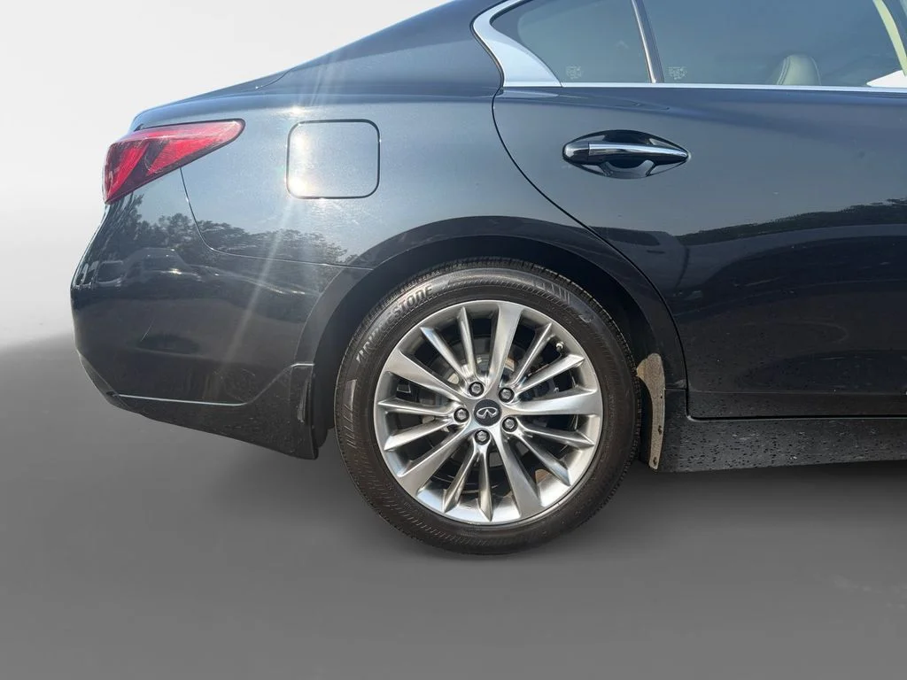 Used 2018 Black INFINITI 3.0t LUXE image 10